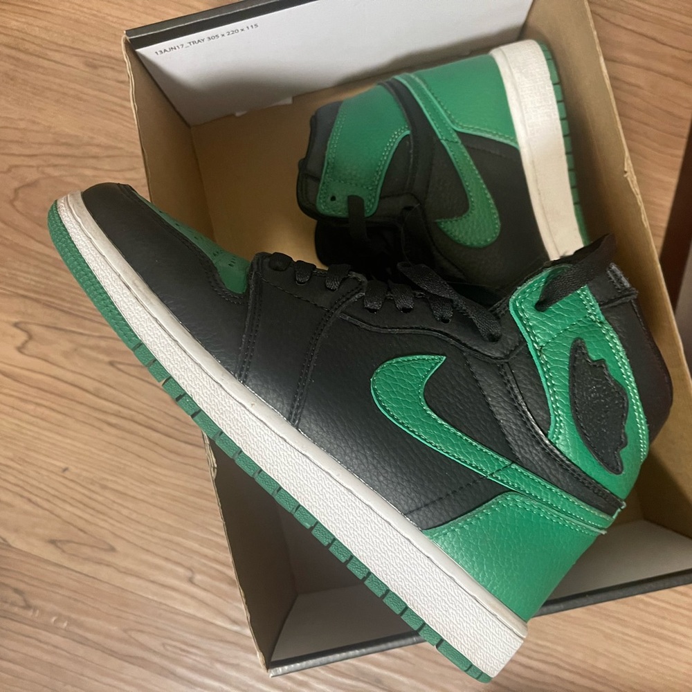 Pine green Jordan’s